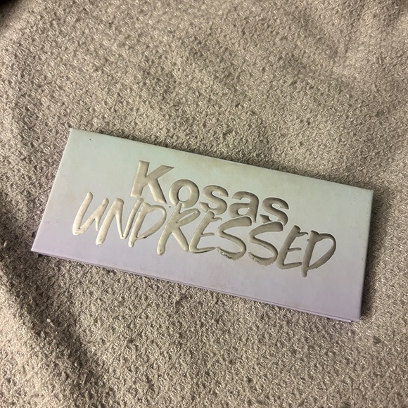 Kosas UNDRESSED Eyeshadow Palette with Matte and Shimmer Finishes - Picture 2 of 7